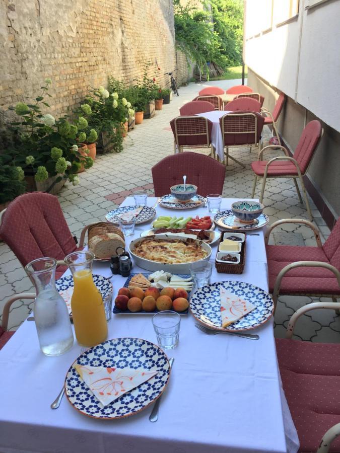 Guest House Anna Caffe Bezdan Exterior foto